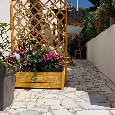 Apartment Valeria *