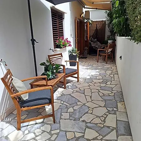 Apartment Valeria *